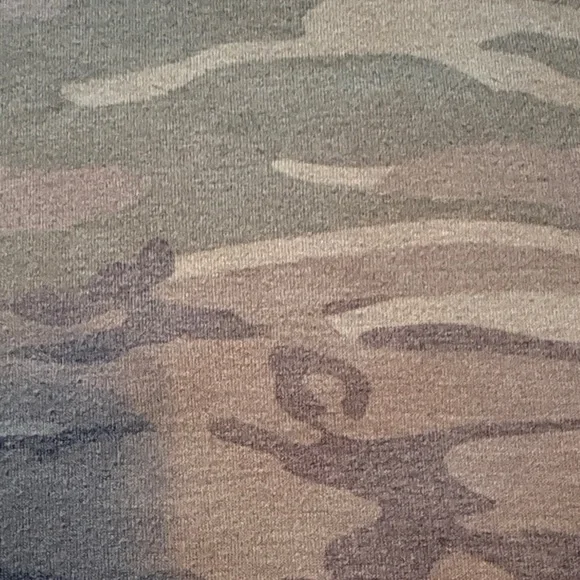 Three women’s tops bundle - Picture 4 of 7